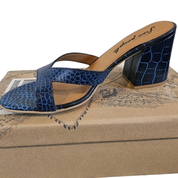 Free People Charlie-V Heel Croc Slip On Block Heels - Picture 1 of 5